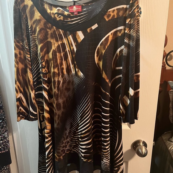 From the Heart tunic top animal print - Picture 1 of 3